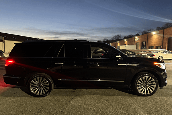 Executive SUV airport transfers, small groups, Professional Chauffeur Service